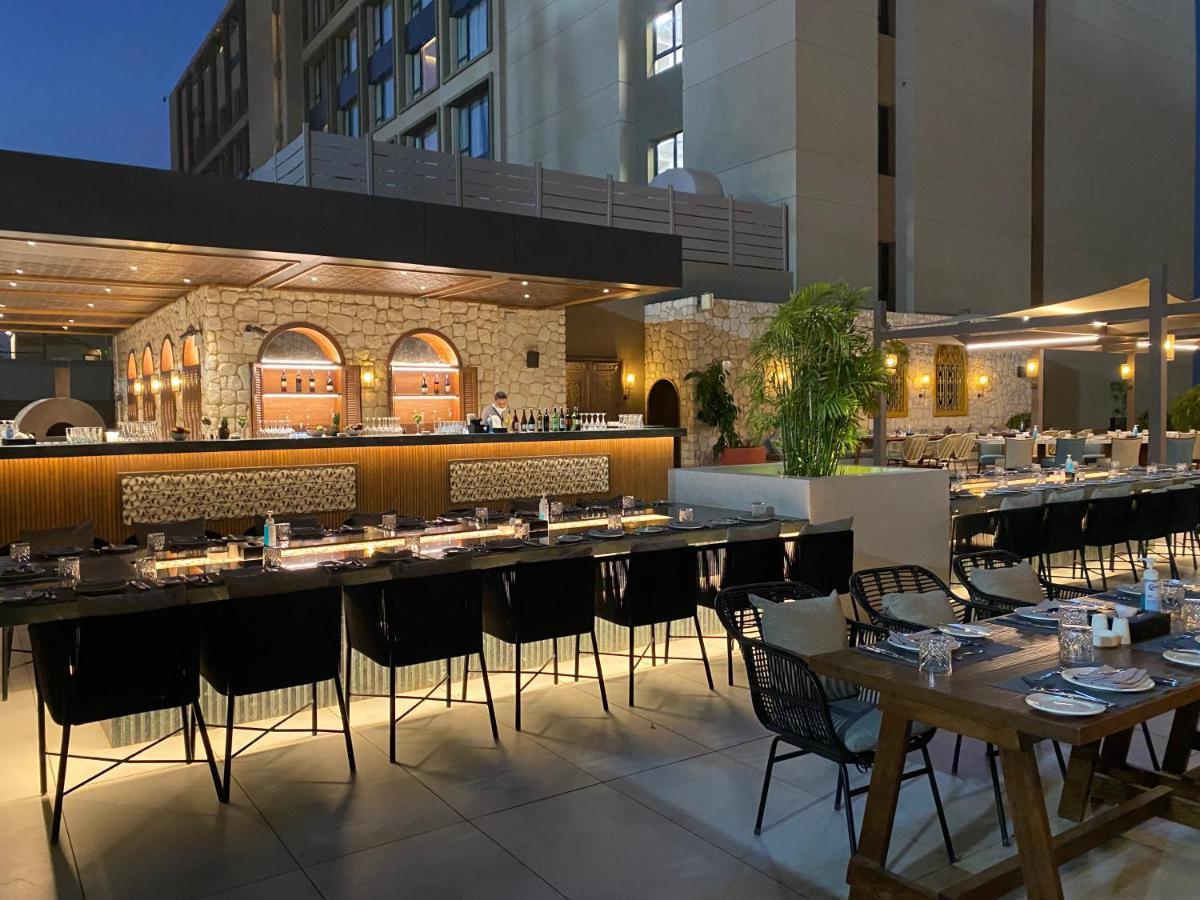 Crowne Plaza - West Cairo Arkan By Ihg 6th of October City Exterior foto The restaurant